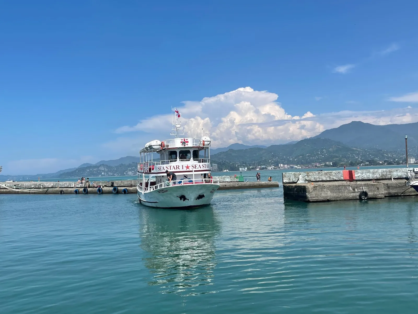 Sea Star 1 Big Yacht Charter in Batumi — Events on Water, photo 2