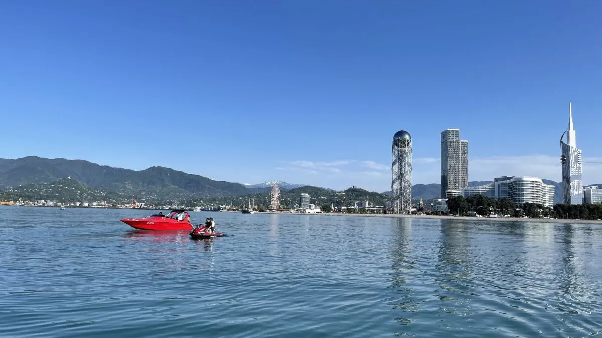 Ferrari Red Speedboat Rental in Batumi — Adrenaline, photo 2