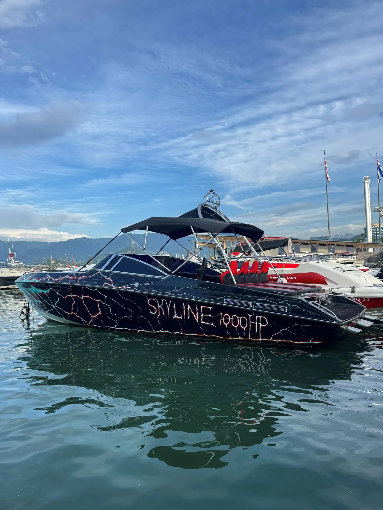 SKYLINE 1000HP Speedboat Rental in Batumi SKYLINE 1000HP Speedboat Rental in Batumi