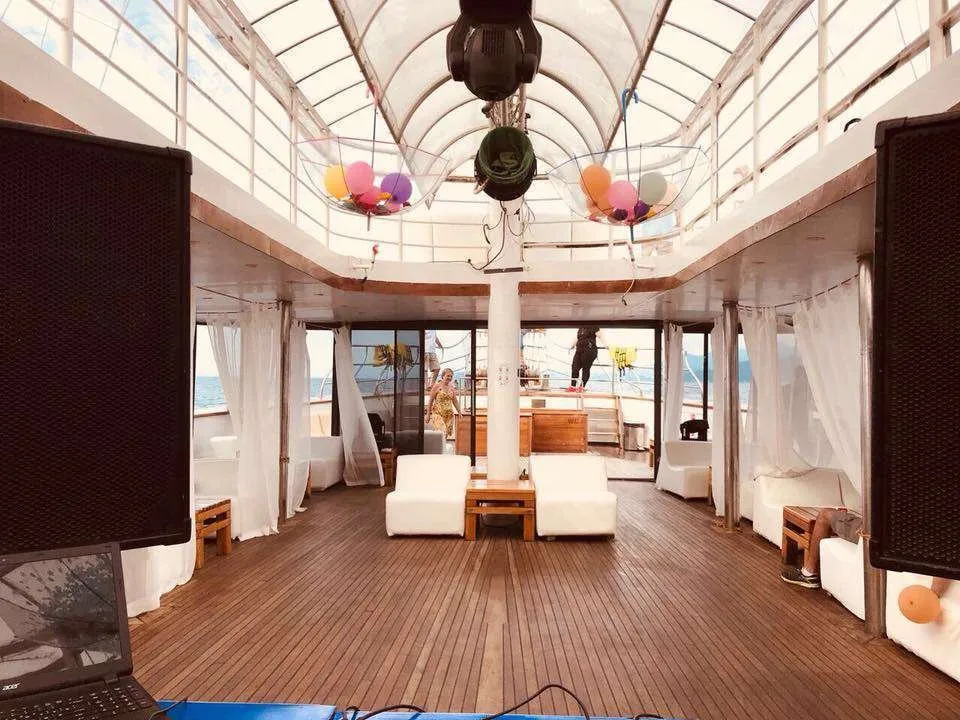 Gemi Batumi — Cruise with Onboard Restaurant, photo 3