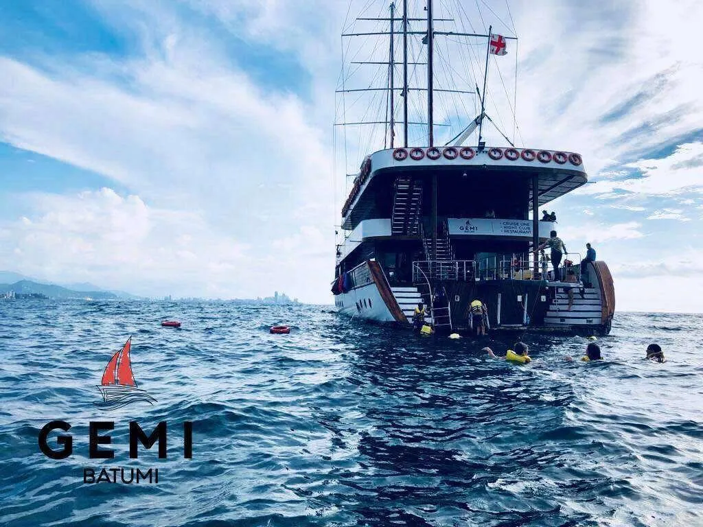 Gemi Batumi — Cruise with Onboard Restaurant, photo 5