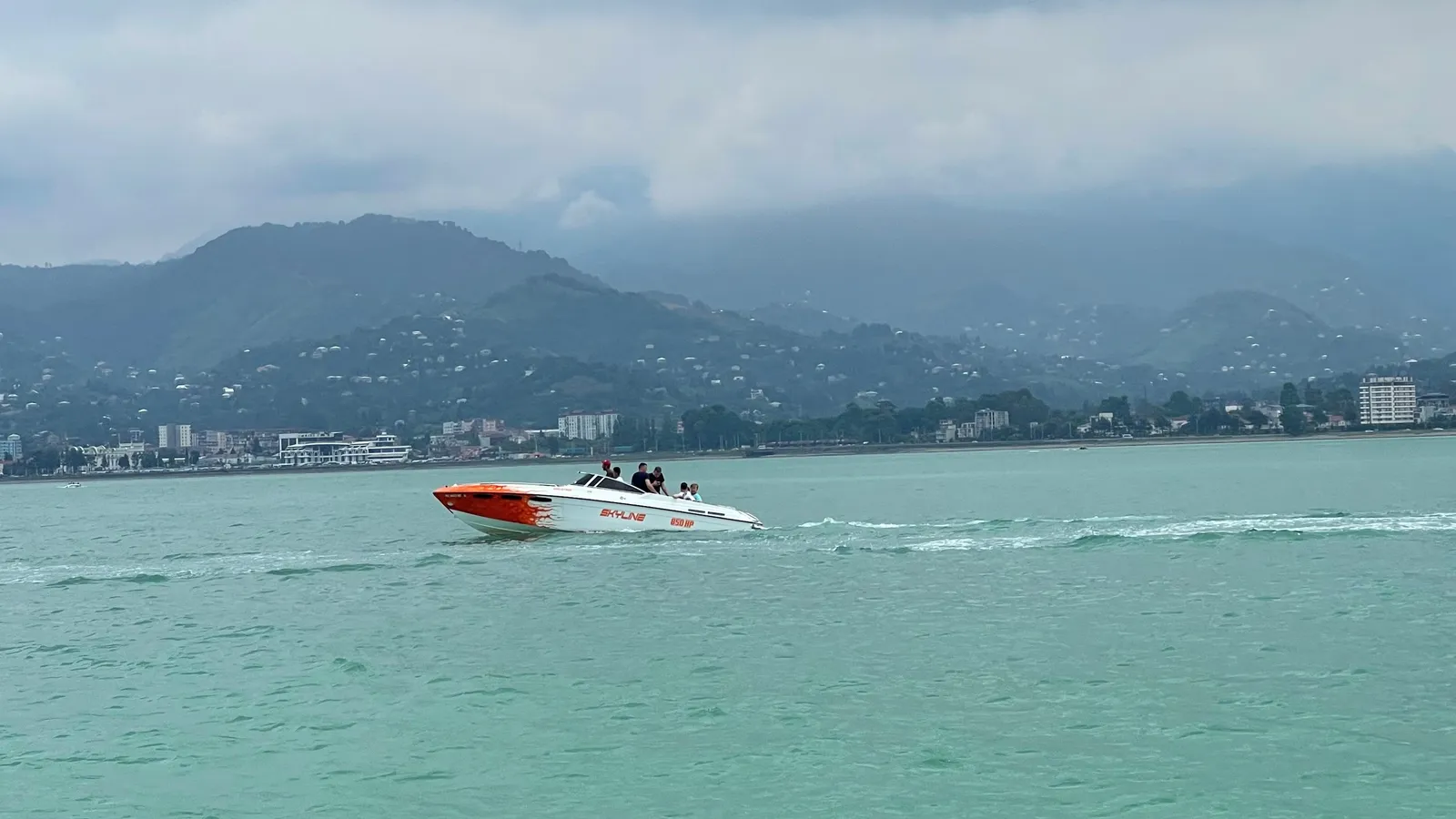 Skyline Speedboat Rental in Batumi — 850 HP, photo 2
