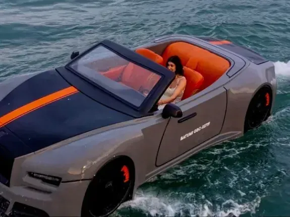 Rolls-Royce Grey jet car rental in Batumi - 4 people, photo 2